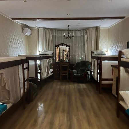Ararat-Osokorki Hostel เคียฟ ภายนอก รูปภาพ