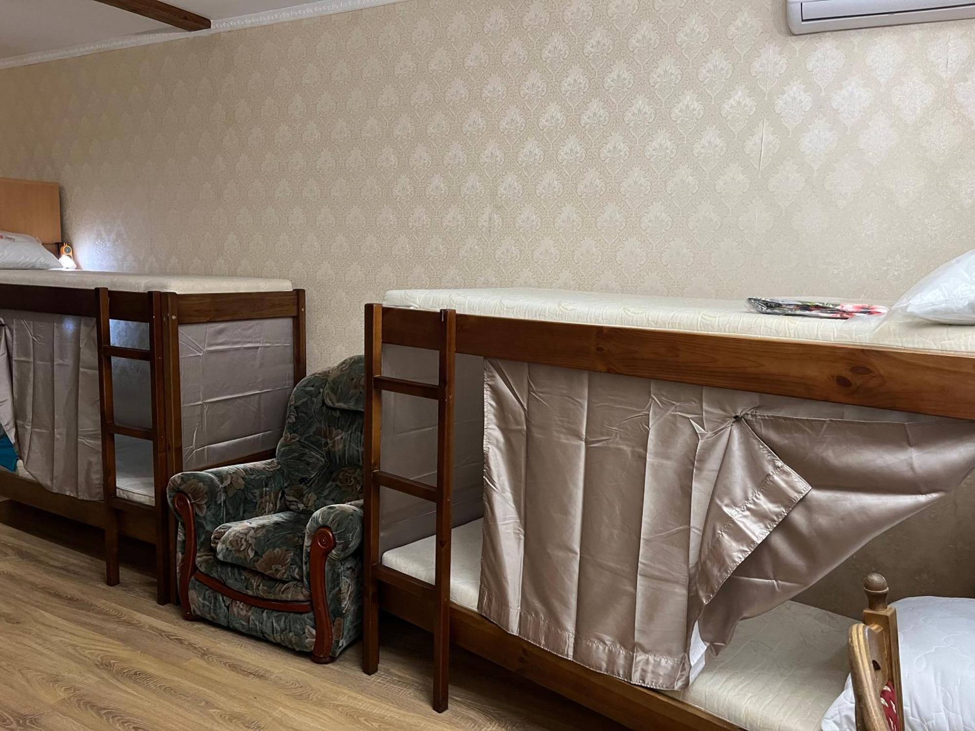 Ararat-Osokorki Hostel เคียฟ ภายนอก รูปภาพ