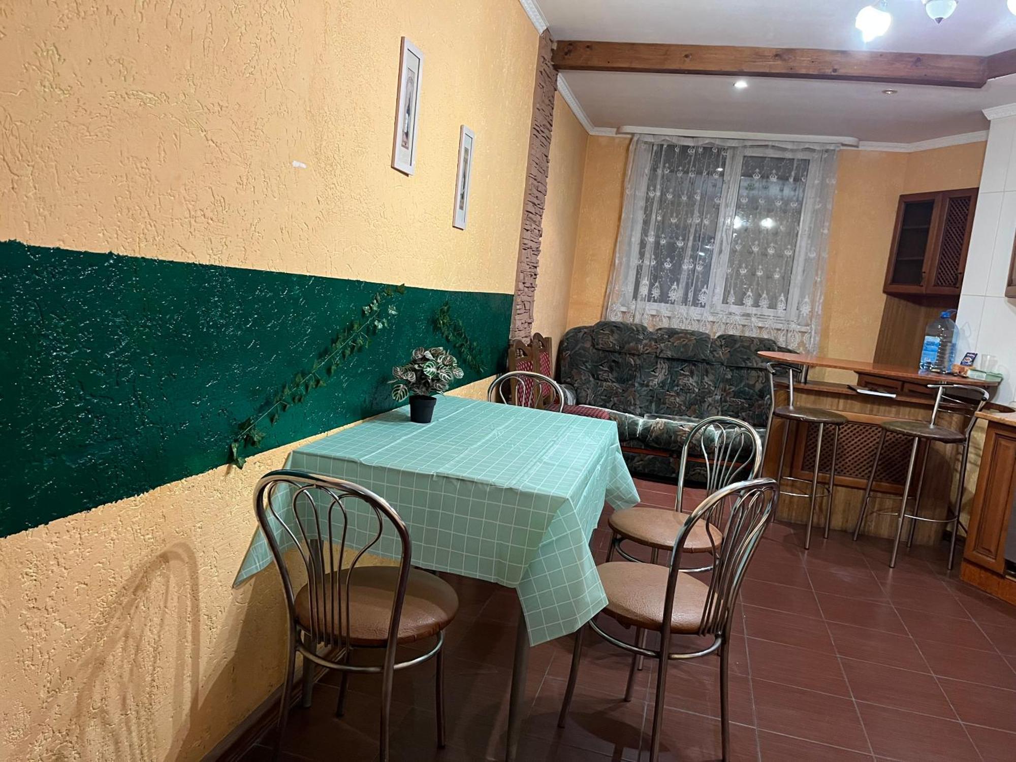 Ararat-Osokorki Hostel เคียฟ ภายนอก รูปภาพ